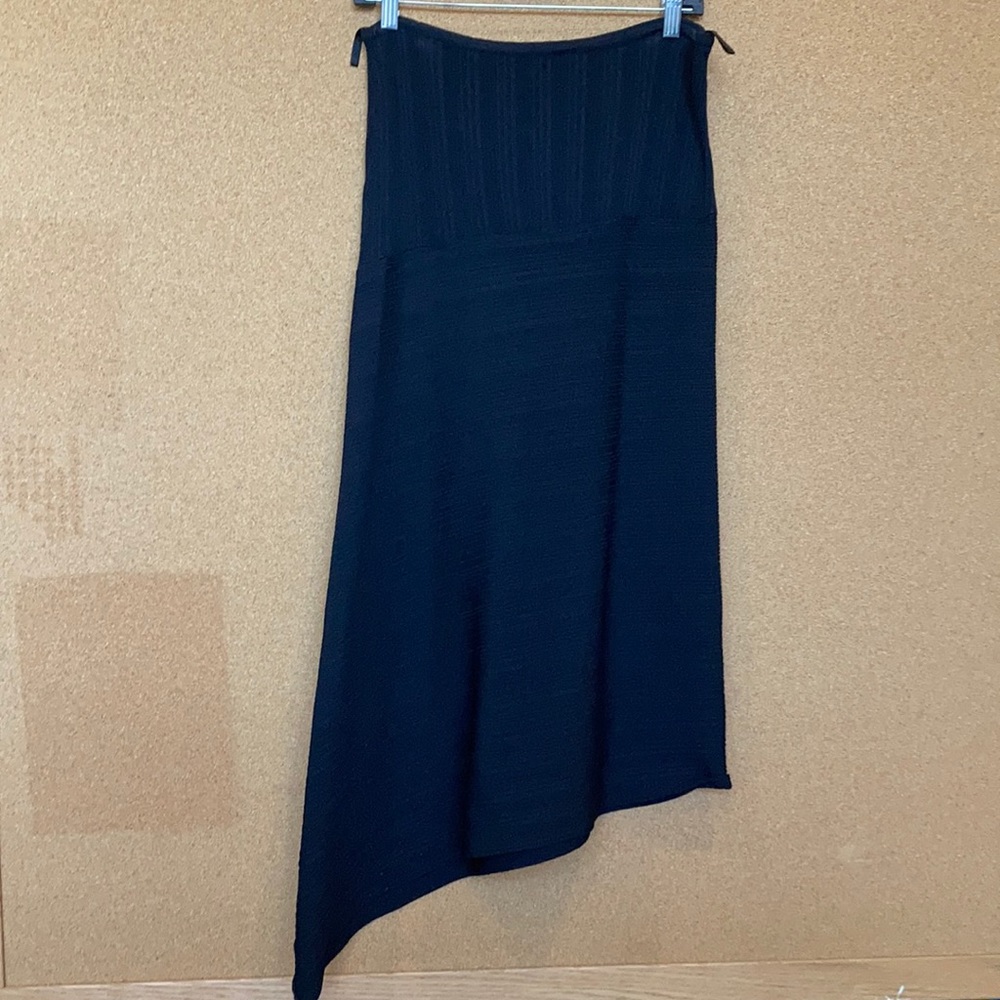 Black long slant skirt